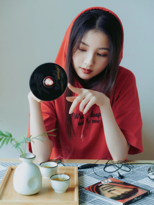 AYX SPORTS-维拉边锋多次突破制造关键传中，维拉阵型