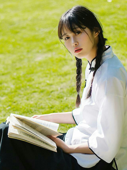 中国女排封训期间注重心理调节训练,中国女排背后训练的艰辛历程