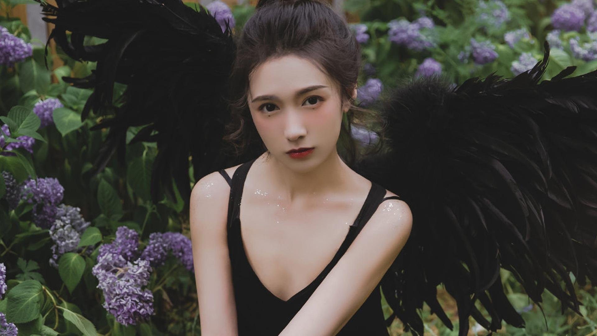 乔治反跑接球空切完成暴扣,乔治扣篮