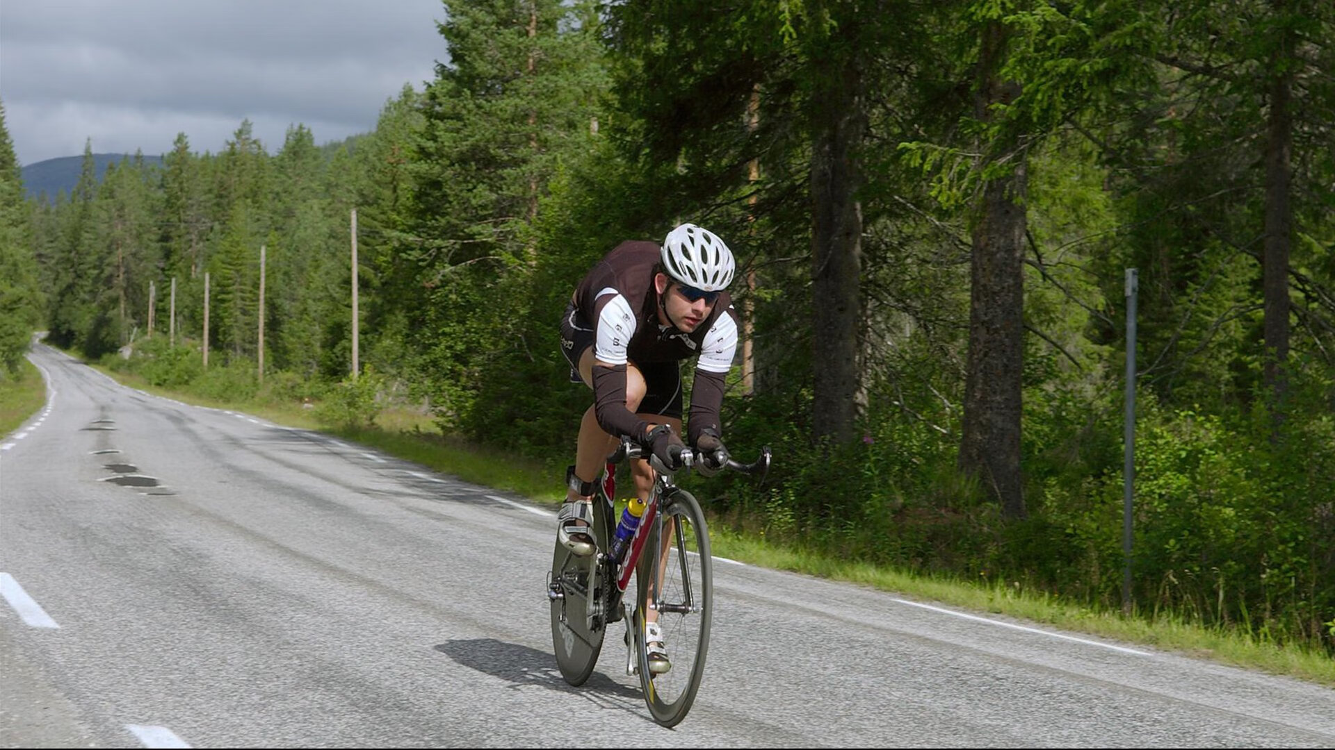 张伟丽公布新训练计划提升力量，张伟丽训练照片