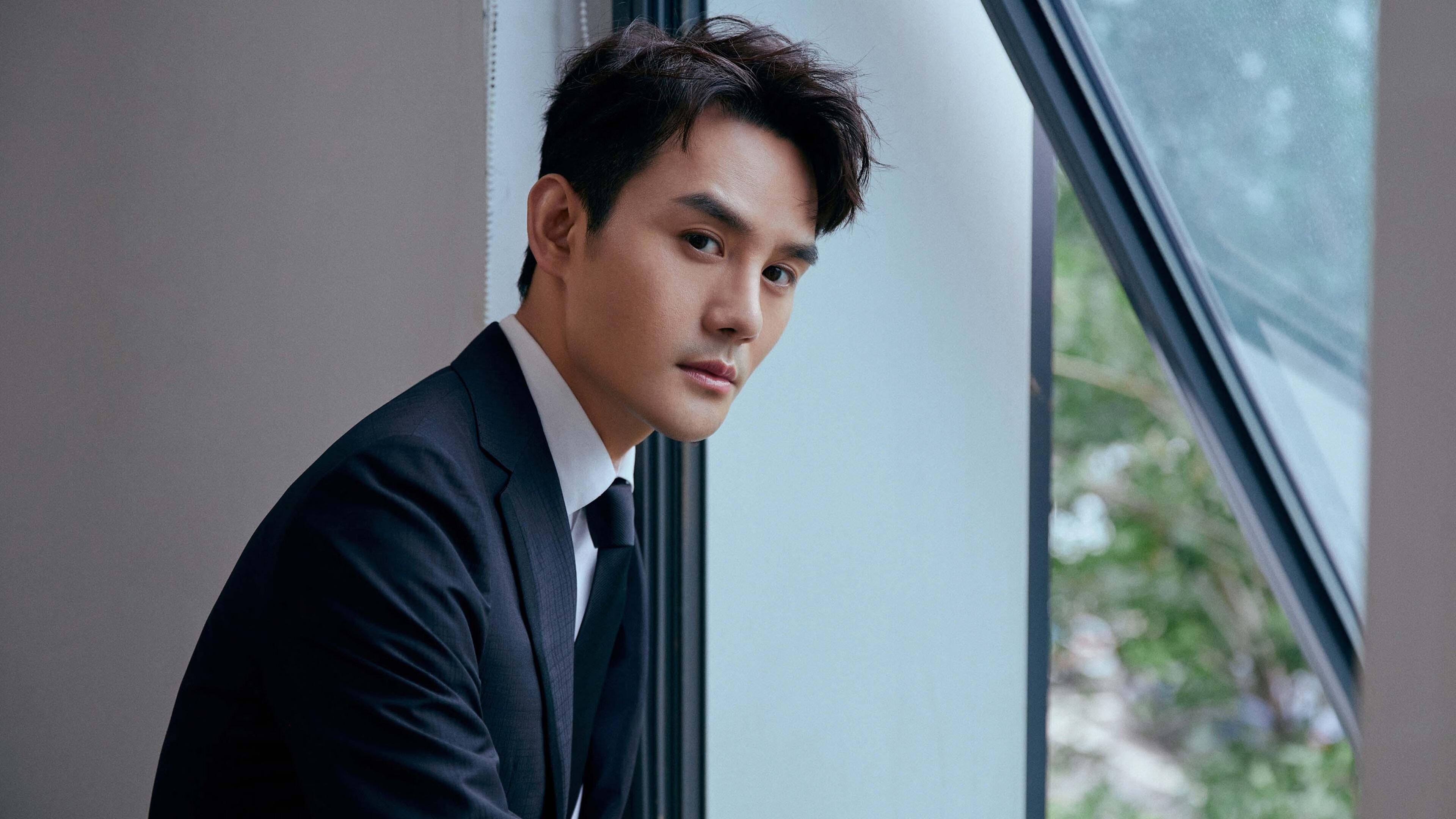 斯滕伯根决赛中段加速领跑赛道,斯腾伯格图片