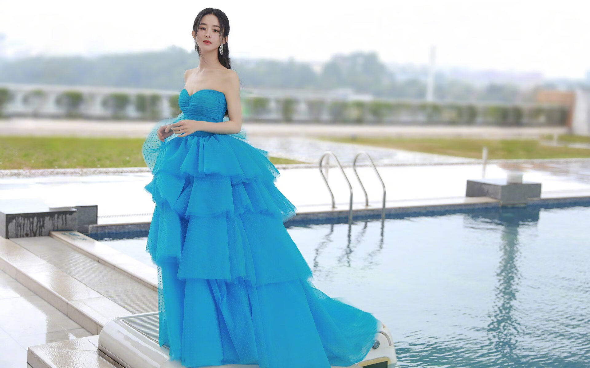 特色足球运动装备价格逐步降低，普及面扩大，国内足球装备品牌